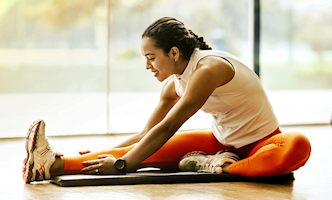 vrouw-rekt-beenspieren